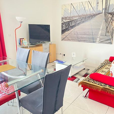 Abracadabra Flat France Suisse Apartment แซ็ง-ลุยส์ ภายนอก รูปภาพ